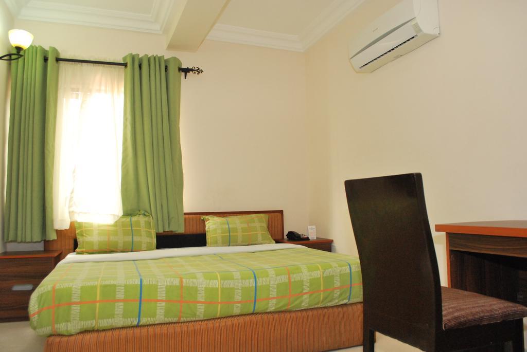 Knightsbridge Hotel Ikeja Kültér fotó