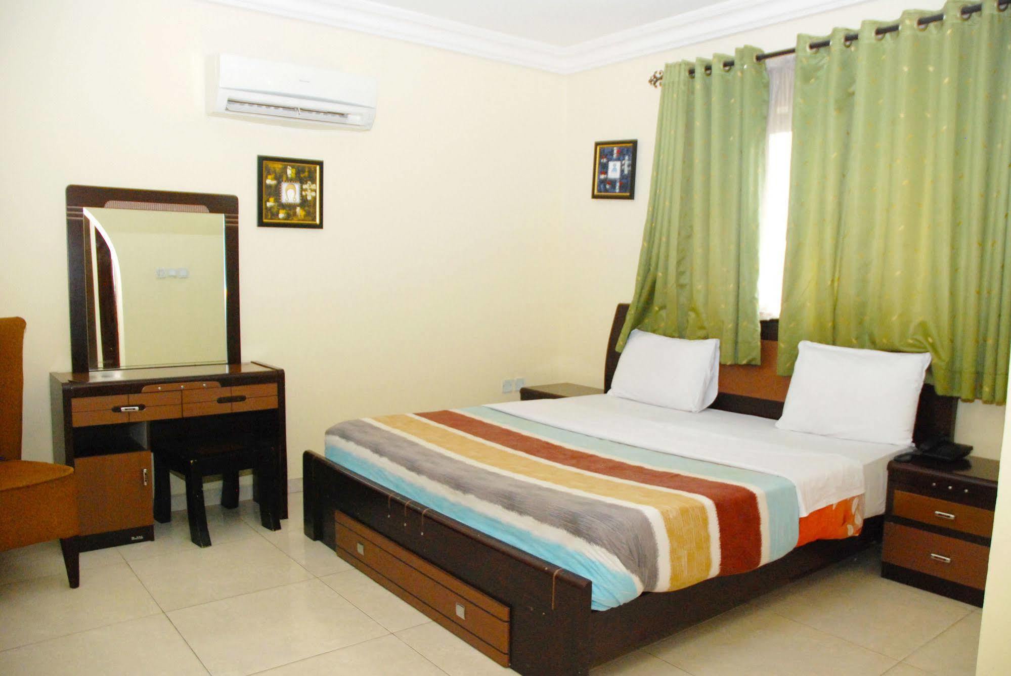 Knightsbridge Hotel Ikeja Kültér fotó