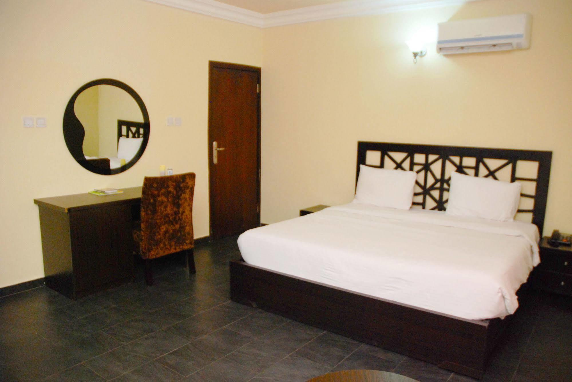Knightsbridge Hotel Ikeja Kültér fotó