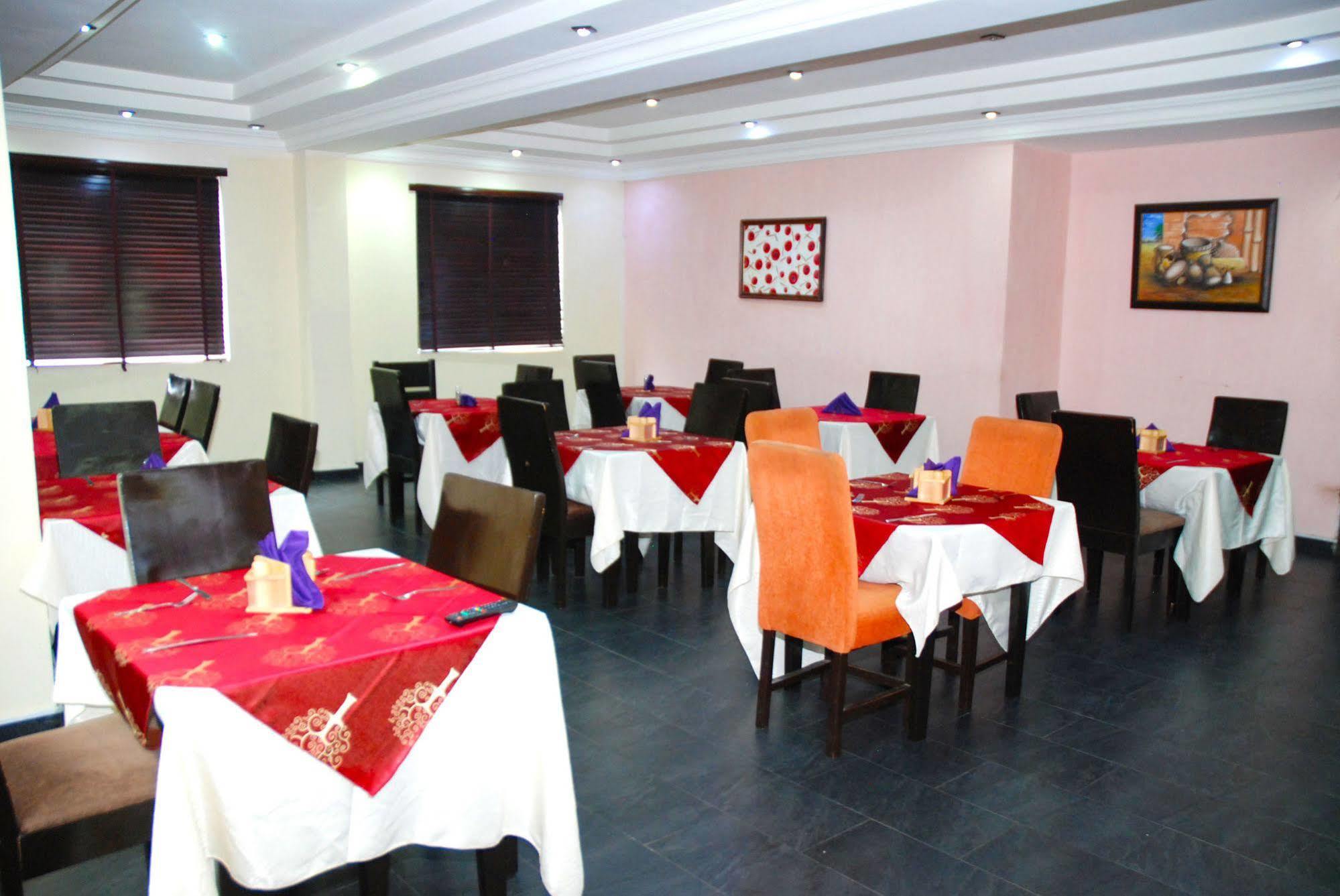 Knightsbridge Hotel Ikeja Kültér fotó